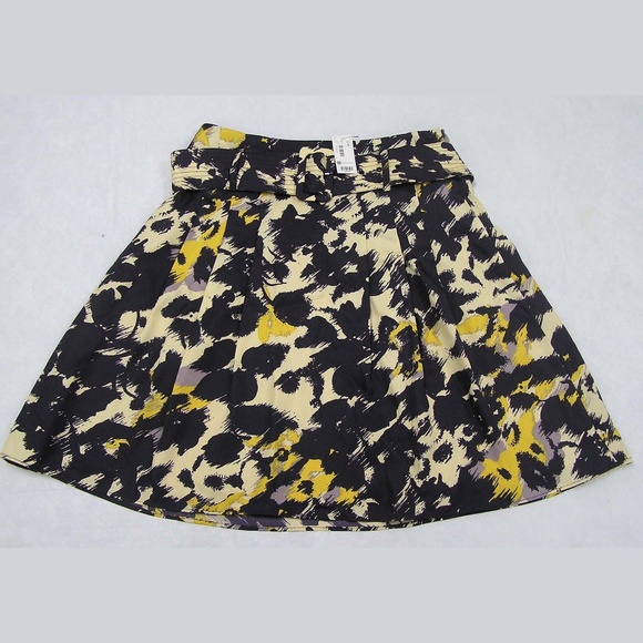 The Limited Skirt Size 6 New with tags! - Picture 1 of 5